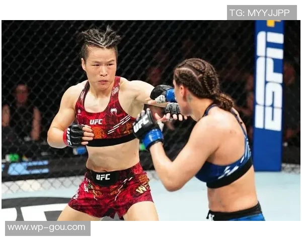 张伟丽称重经过，来看她为子弹姐预备的肌肉！